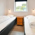 6 Bedroom In