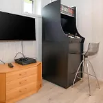 6 Bedroom In