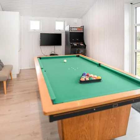 Ferienhaus 6 Bedroom In Vejers Strand