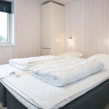 Stunning Home In Vejers Strand