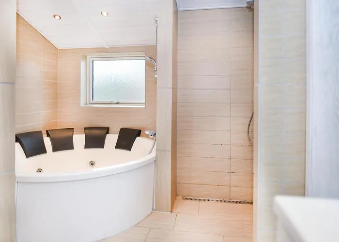 Ferienhaus 6 Bedroom In Vejers Strand