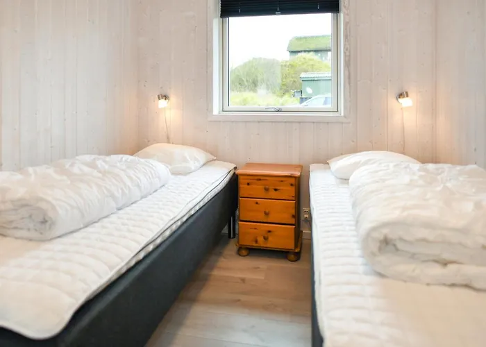 6 Bedroom In